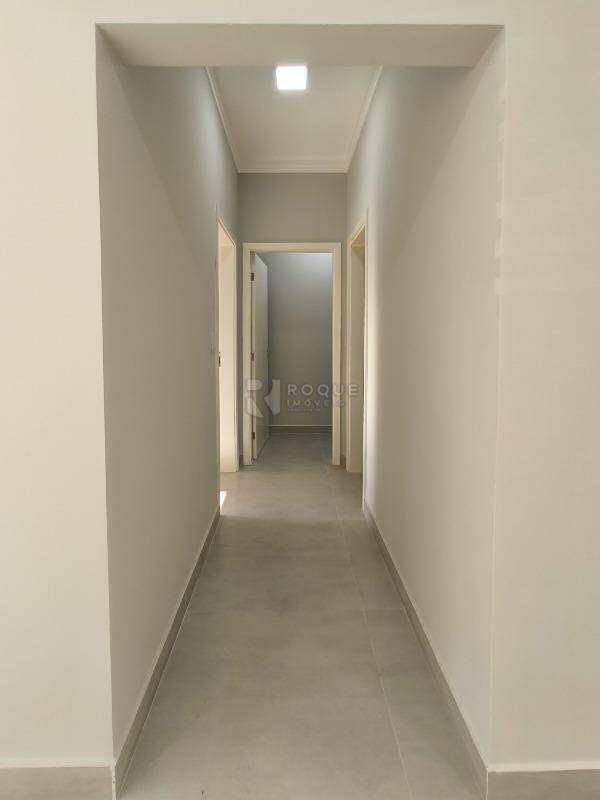 Casa Residencial à venda no bairro Centro: CORREDOR INTERNO