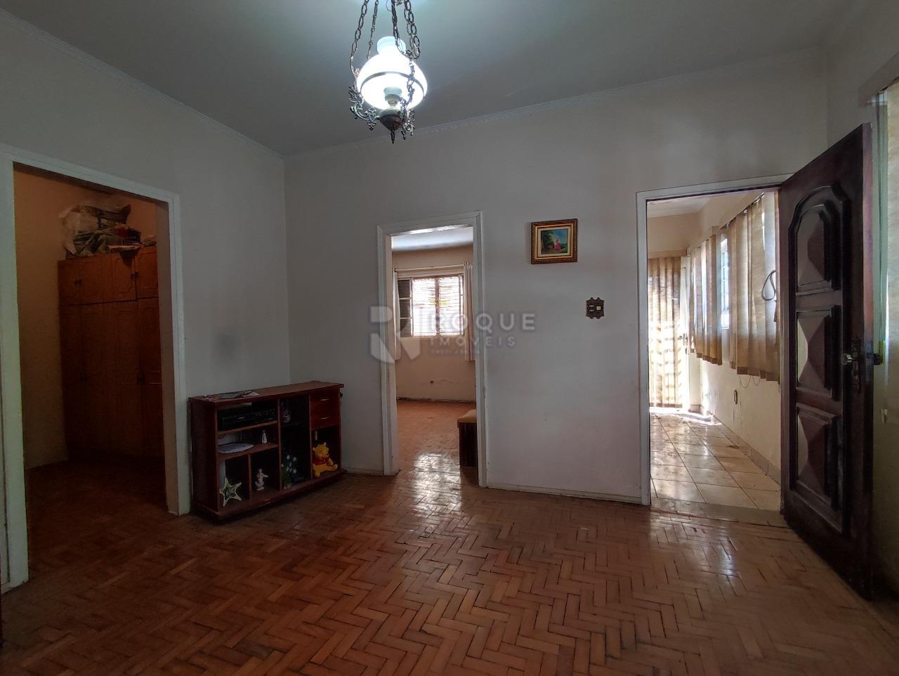 Casa Residencial à venda no bairro Vila Camargo: ÁREA DE CIRCULAÇÃO / CASA