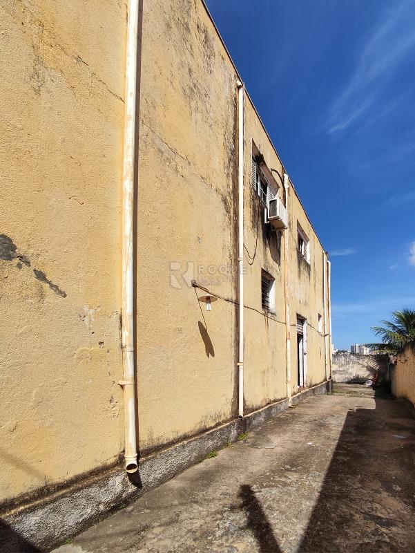 Casa Residencial à venda no bairro Vila Camargo: LATERAL EXTERNA