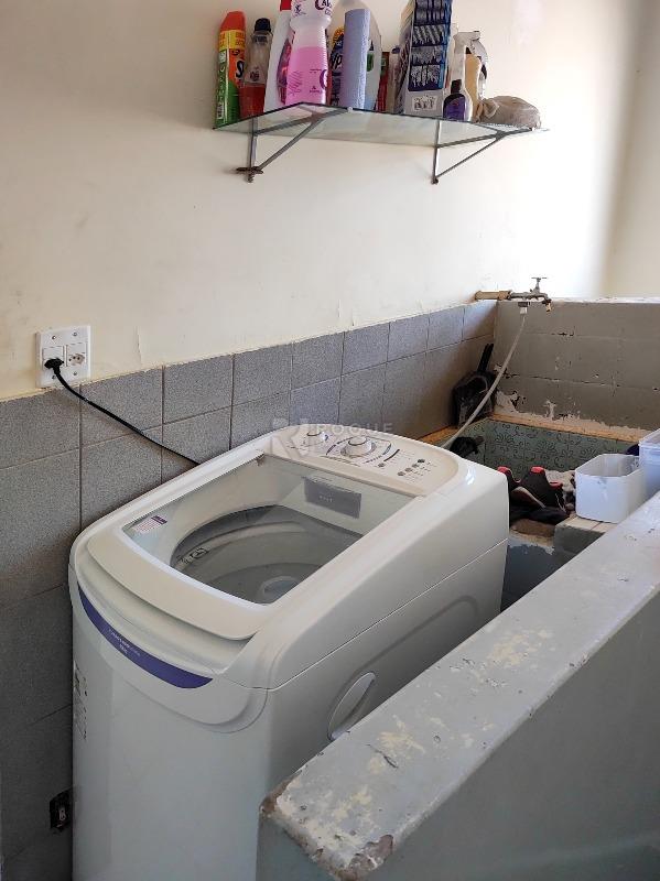 Casa Residencial à venda no bairro Vila Camargo: LAVANDERIA / APARTAMENTO