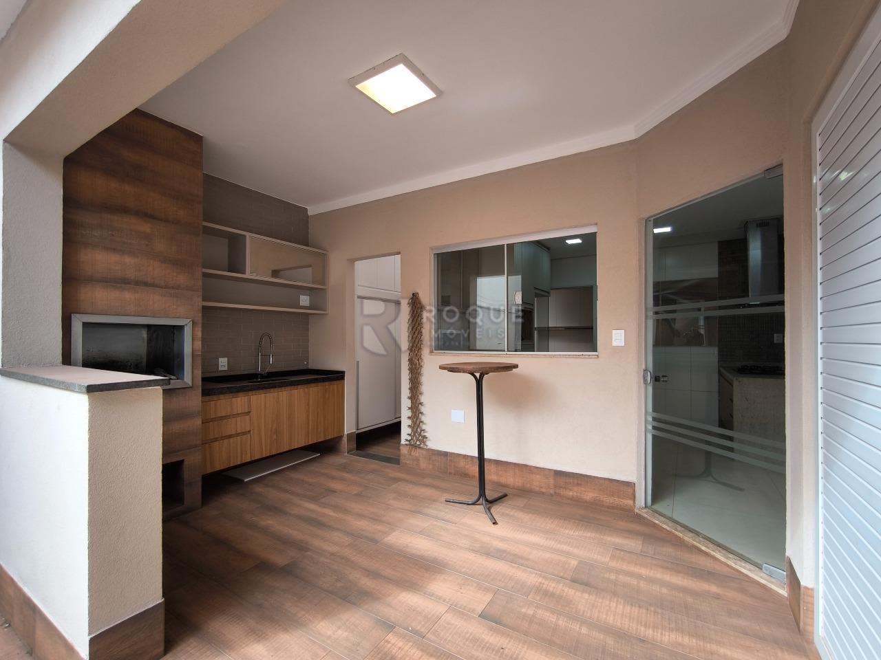 Casa em condomínio à venda no bairro Parque Residencial Roland: ÁREA GOURMET