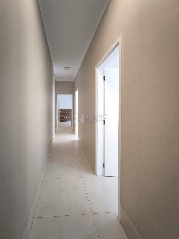 Casa em condomínio à venda no bairro Parque Residencial Roland: CORREDOR INTERNO