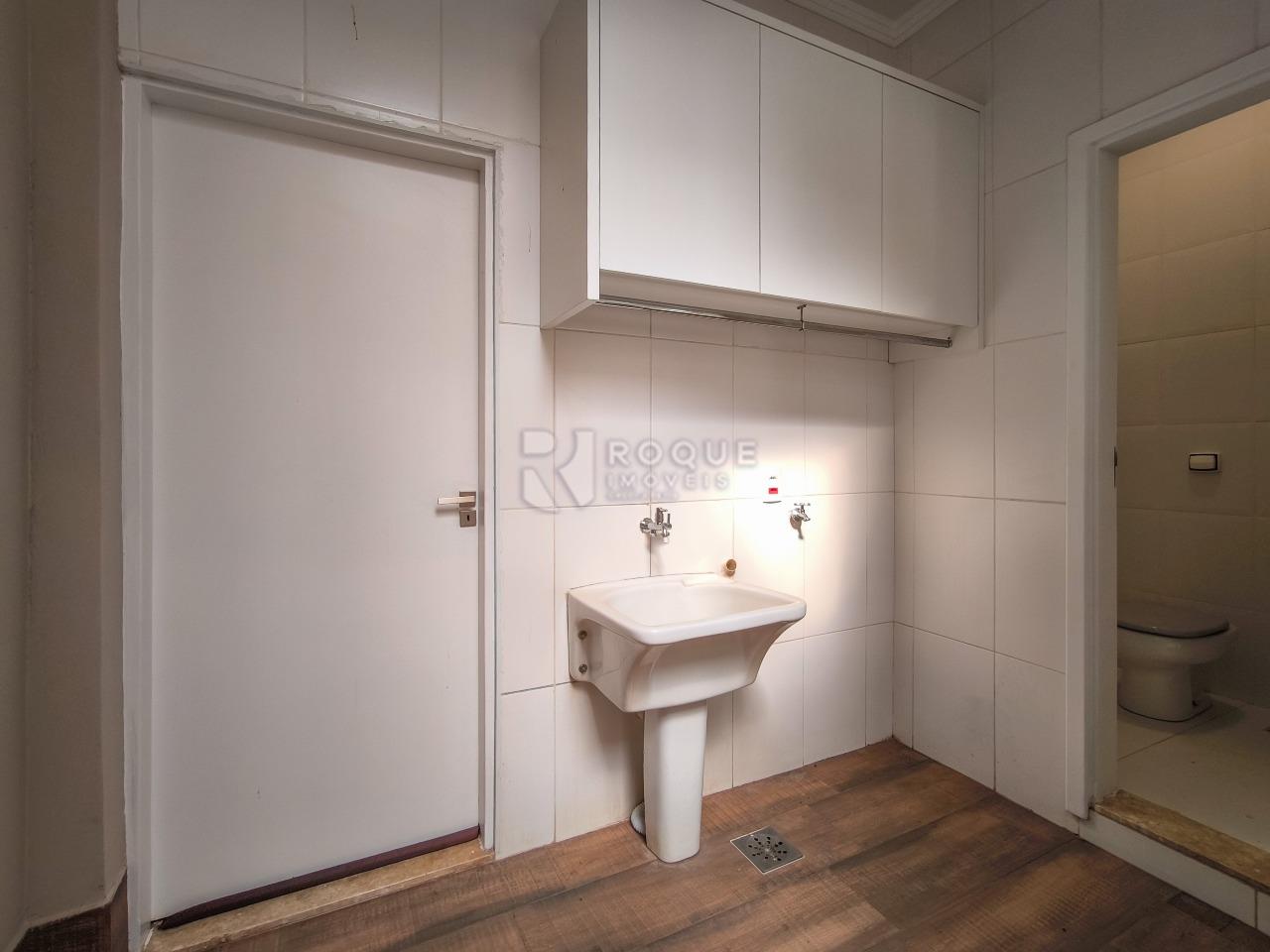 Casa em condomínio à venda no bairro Parque Residencial Roland: LAVANDERIA