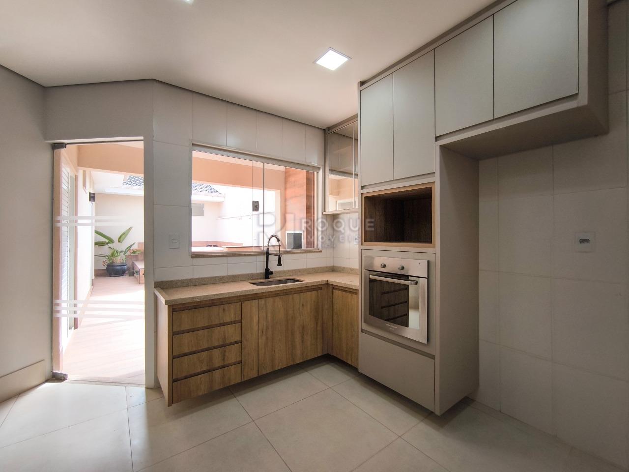 Casa em condomínio à venda no bairro Parque Residencial Roland: COZINHA