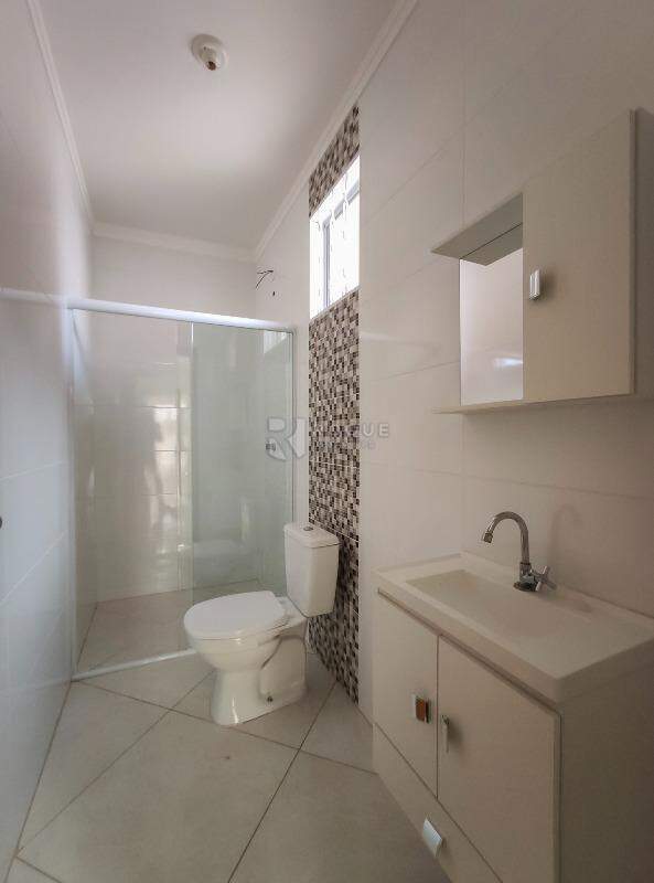 Casa Residencial para aluguel no bairro Villa Fior: WC suíte 