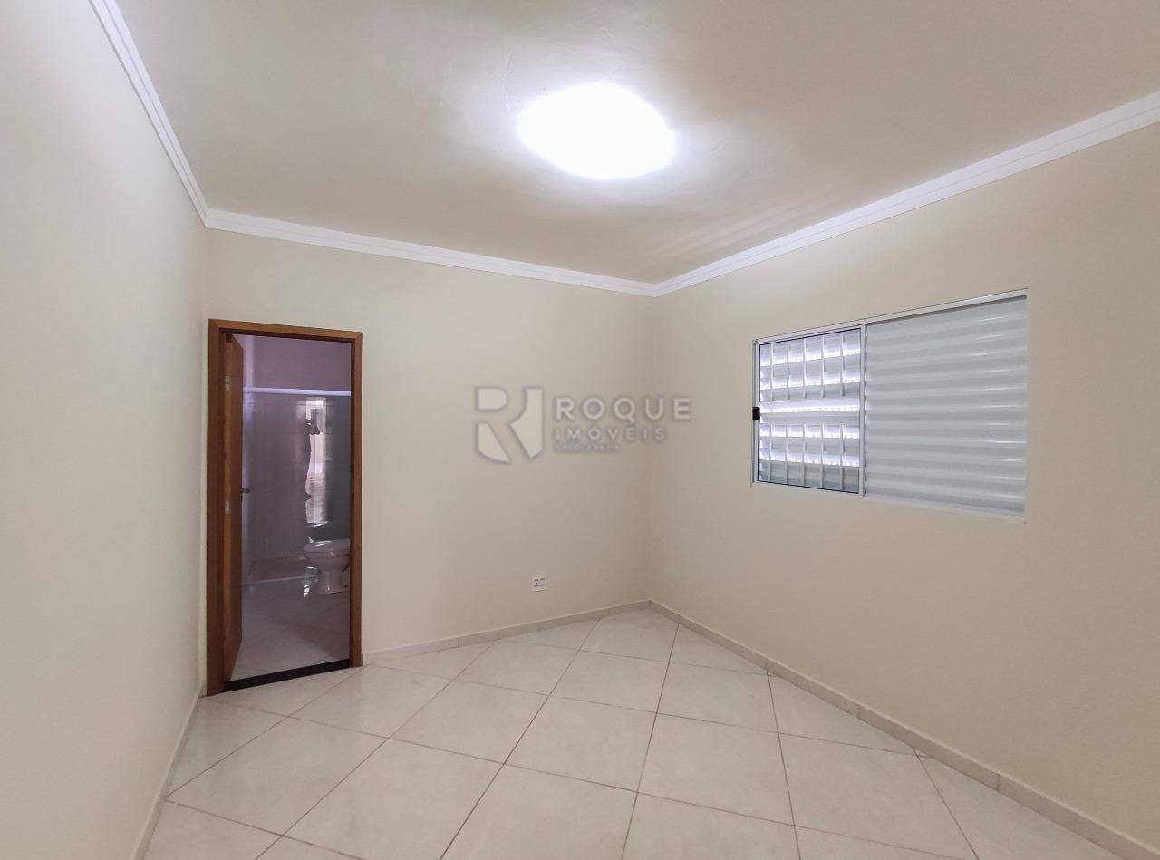 Casa Residencial para aluguel no bairro Villa Fior: Dormitório 2 suíte 