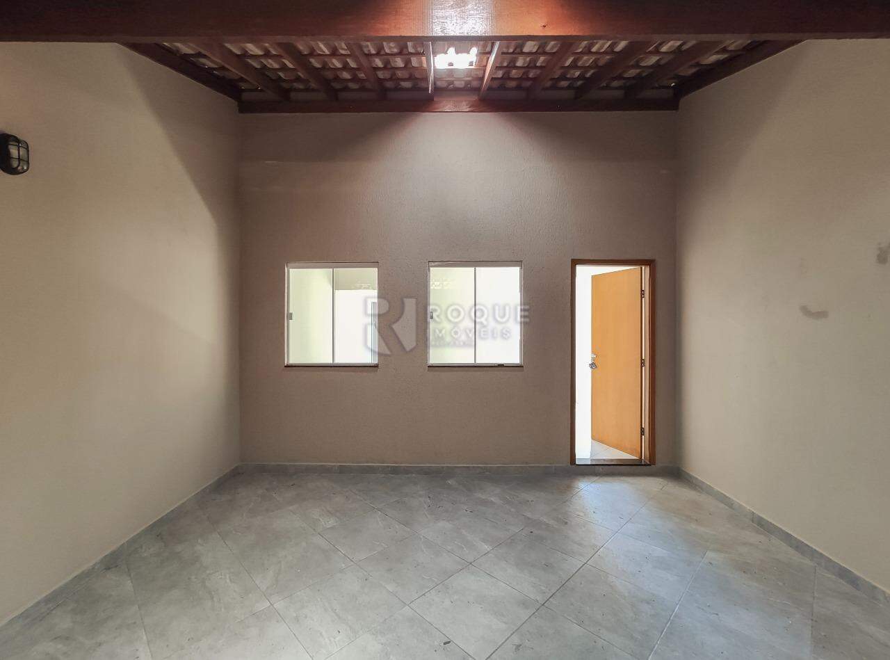 Casa Residencial para aluguel no bairro Villa Fior: Garagem 