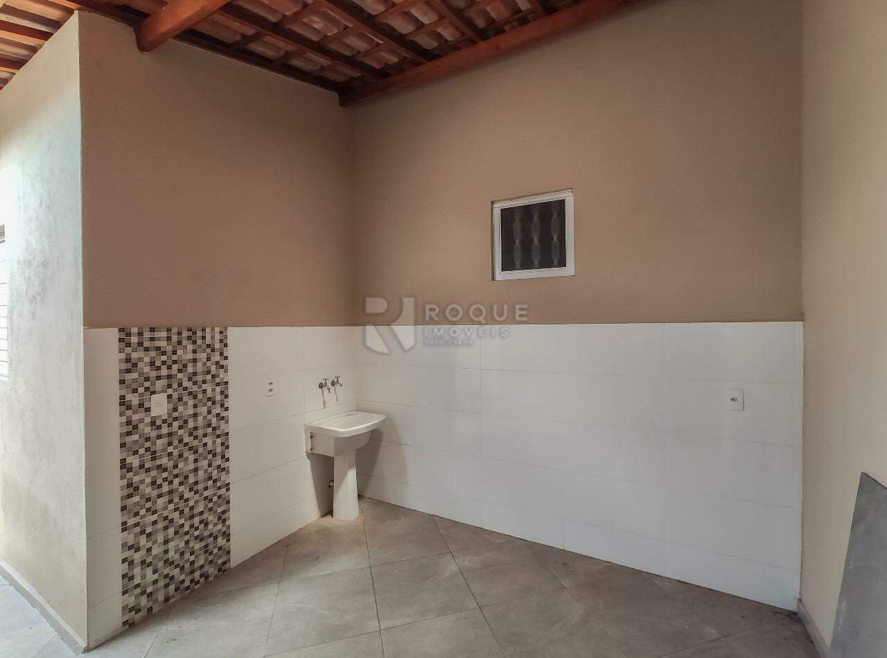 Casa Residencial para aluguel no bairro Villa Fior: Área de serviço 