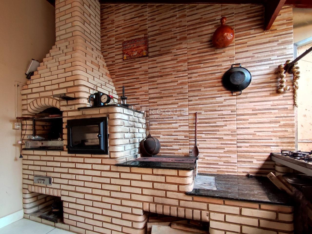 Casa Residencial à venda no bairro Jardim São Lourenço: CHURRASQUEIRA