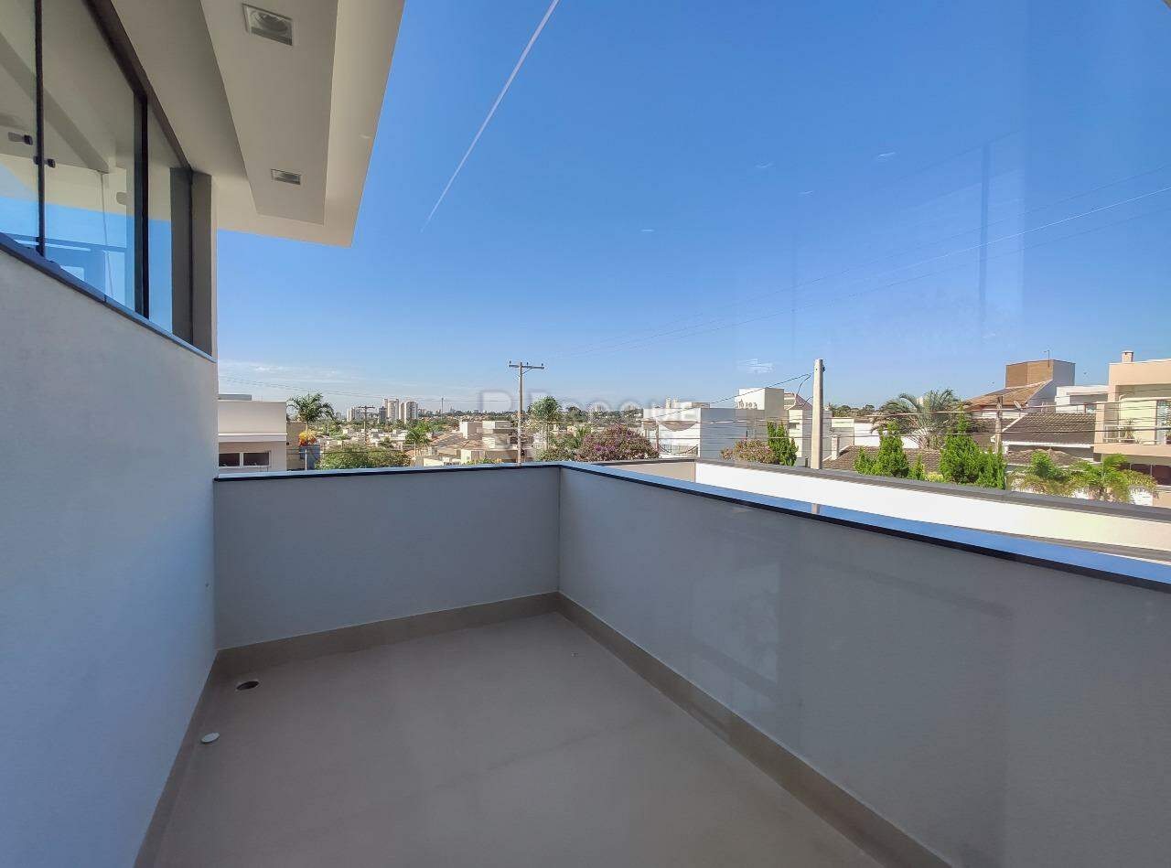 Casa em condomínio para aluguel no bairro Parque Residencial Roland: Sacada