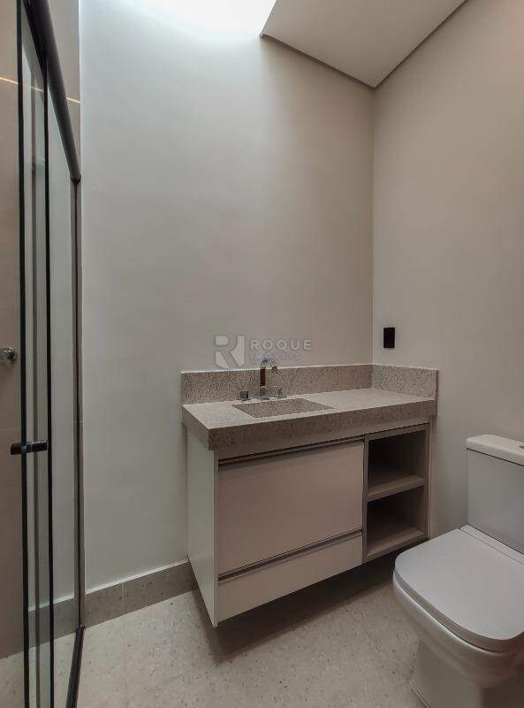 Casa em condomínio para aluguel no bairro Parque Residencial Roland: WC Suíte 1
