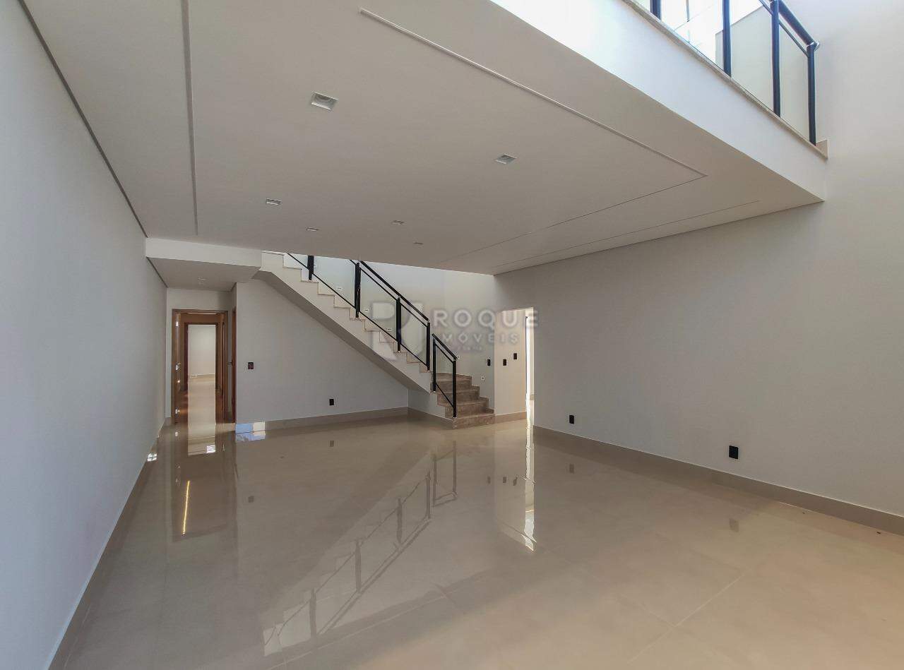 Casa em condomínio para aluguel no bairro Parque Residencial Roland: Sala