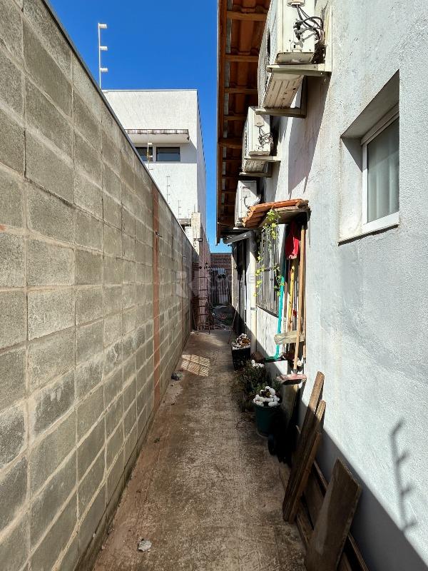 Casa Comercial para aluguel no bairro Vila Gioto: Corredor