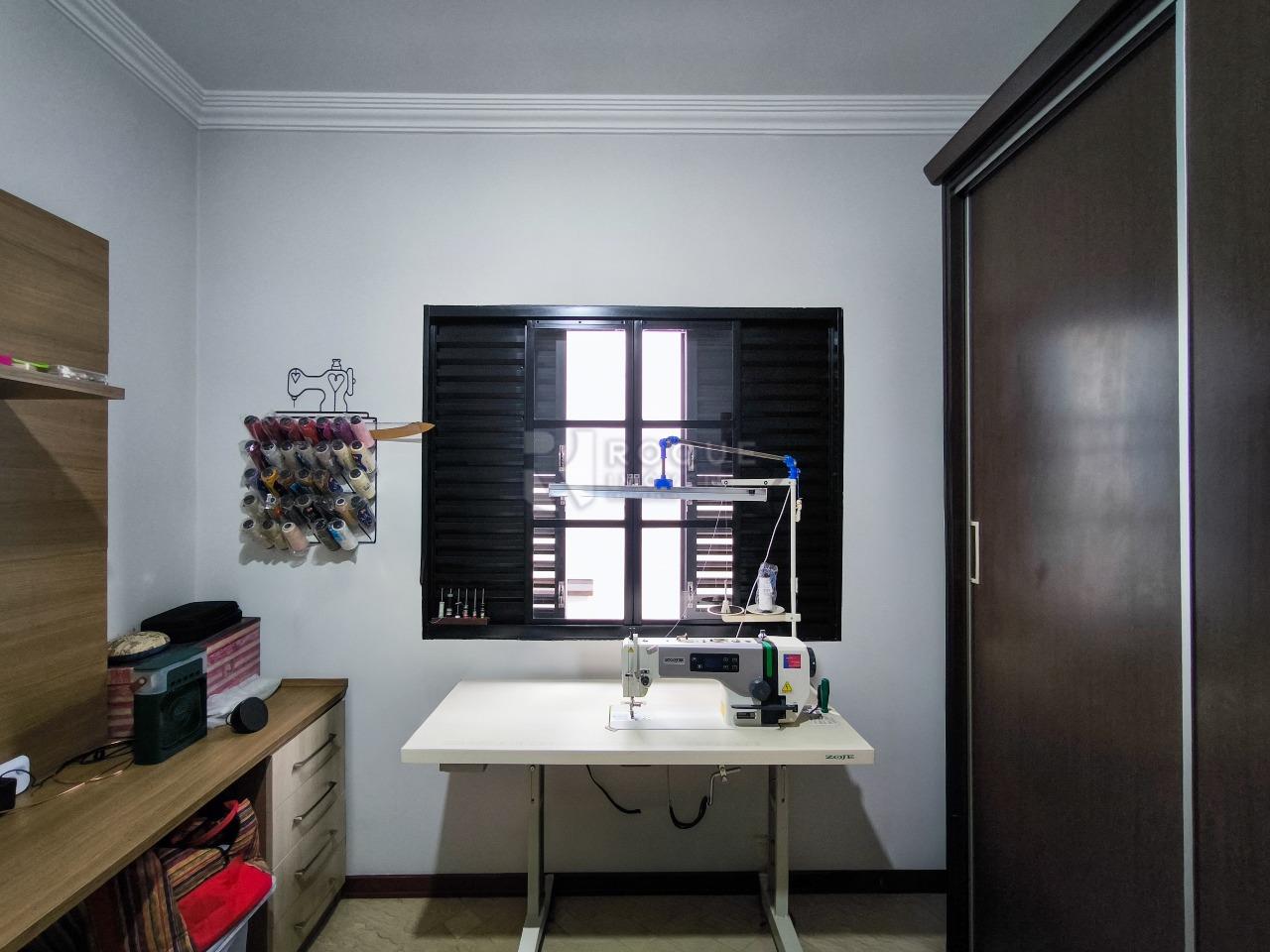 Casa em condomínio à venda no bairro Jardim Residencial Alto Da Capela: DORMITÓRIO