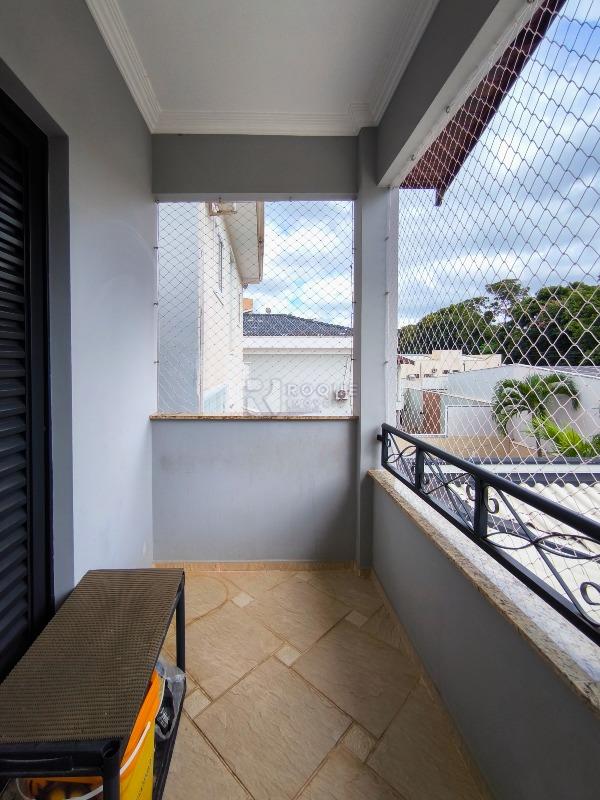 Casa em condomínio à venda no bairro Jardim Residencial Alto Da Capela: SACADA SUÍTE 2