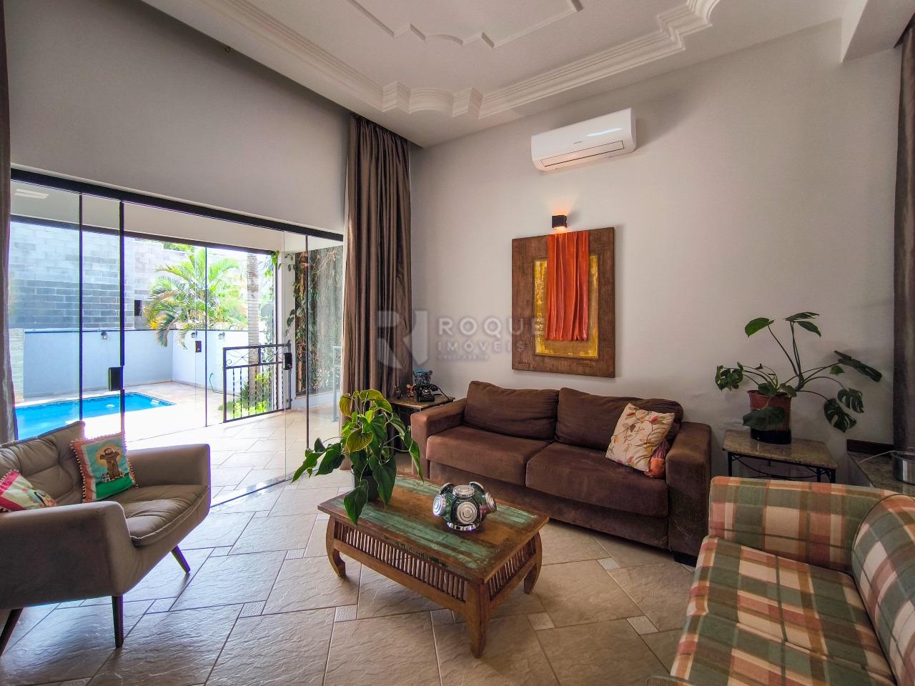 Casa em condomínio à venda no bairro Jardim Residencial Alto Da Capela: SALA DE ESTAR