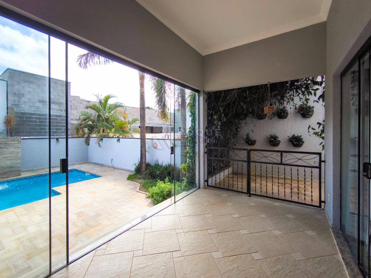 Casa em condomínio à venda no bairro Jardim Residencial Alto Da Capela: VARANDA