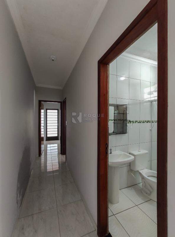 Casa Residencial para aluguel no bairro Jardim Lagoa Nova: Hall