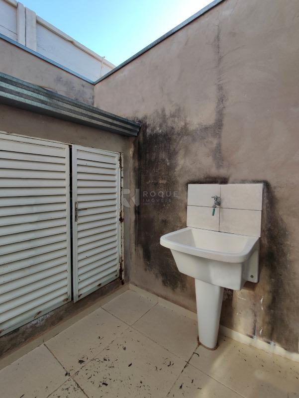 Casa Residencial à venda no bairro Parque Hippolyto: LAVATÓRIO