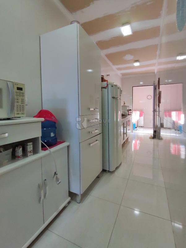 Casa Residencial à venda no bairro Parque Hippolyto: COZINHA