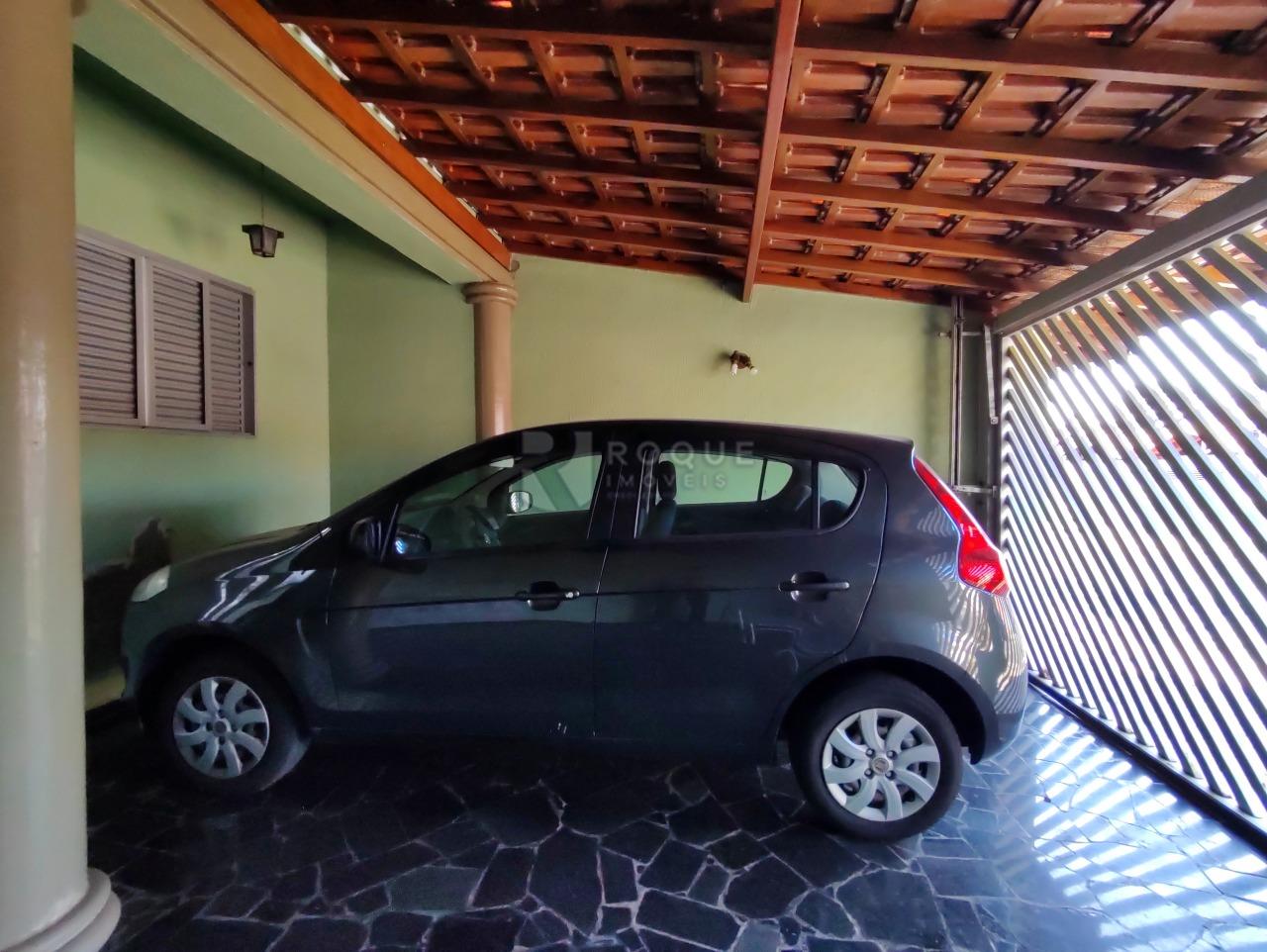 Casa Residencial à venda no bairro Parque Hippolyto: GARAGEM