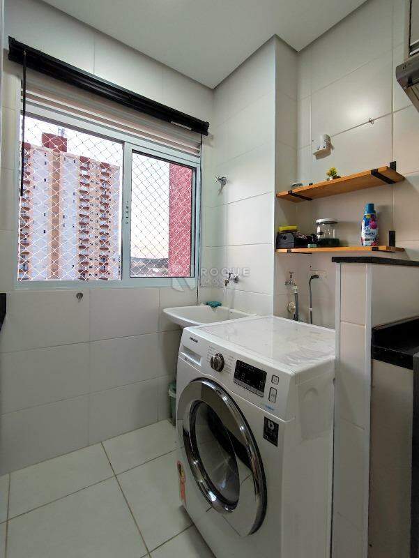 Apartamento à venda no bairro Chácaras Antonieta: LAVANDERIA
