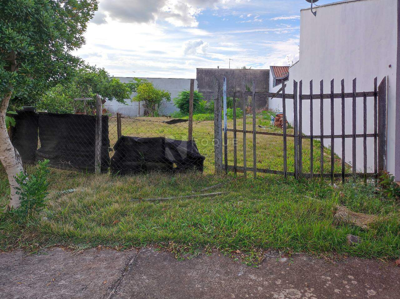 Terreno à venda no bairro Jardim Santa Adélia: ENTRADA