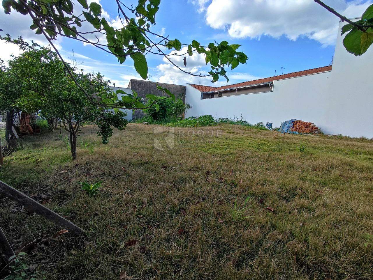 Terreno à venda no bairro Jardim Santa Adélia: 