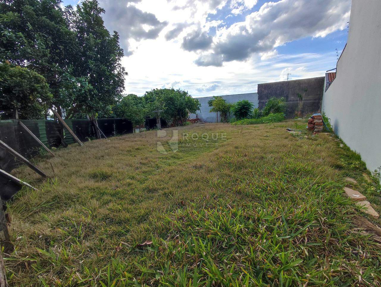 Terreno à venda no bairro Jardim Santa Adélia: 