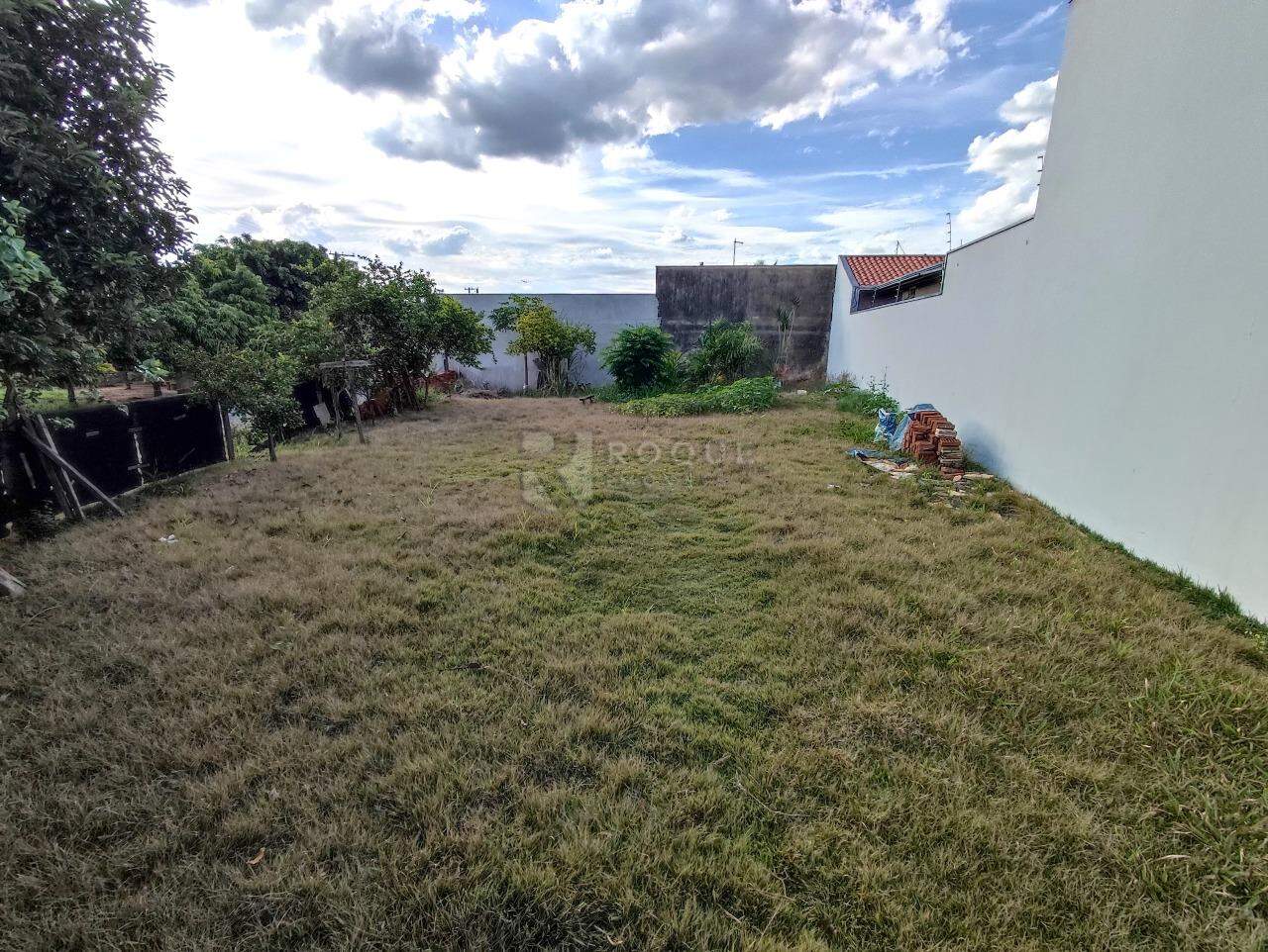 Terreno à venda no bairro Jardim Santa Adélia: 