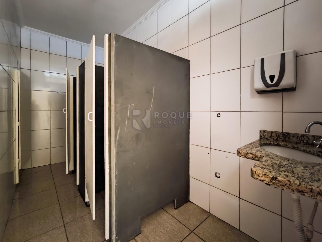 Chácara à venda no bairro Bairro do Pinhal: SANITÁRIO MASCULINO