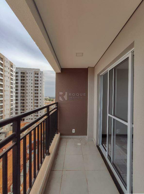 Apartamento para aluguel no bairro Jardim Santa Adélia: Sacada 