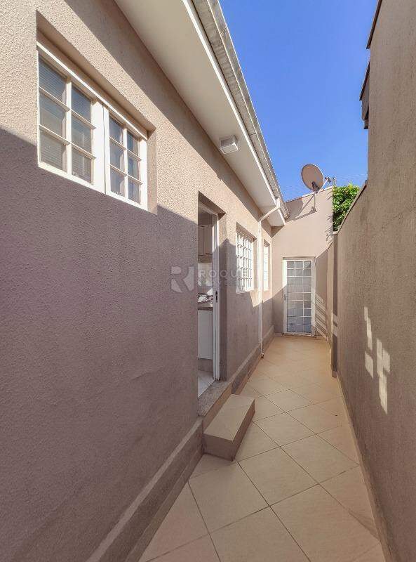 Casa Residencial para aluguel no bairro Vila São João: Corredor