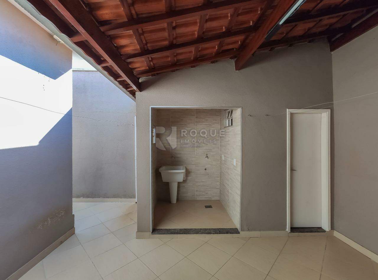 Casa Residencial para aluguel no bairro Vila São João: Área de serviço