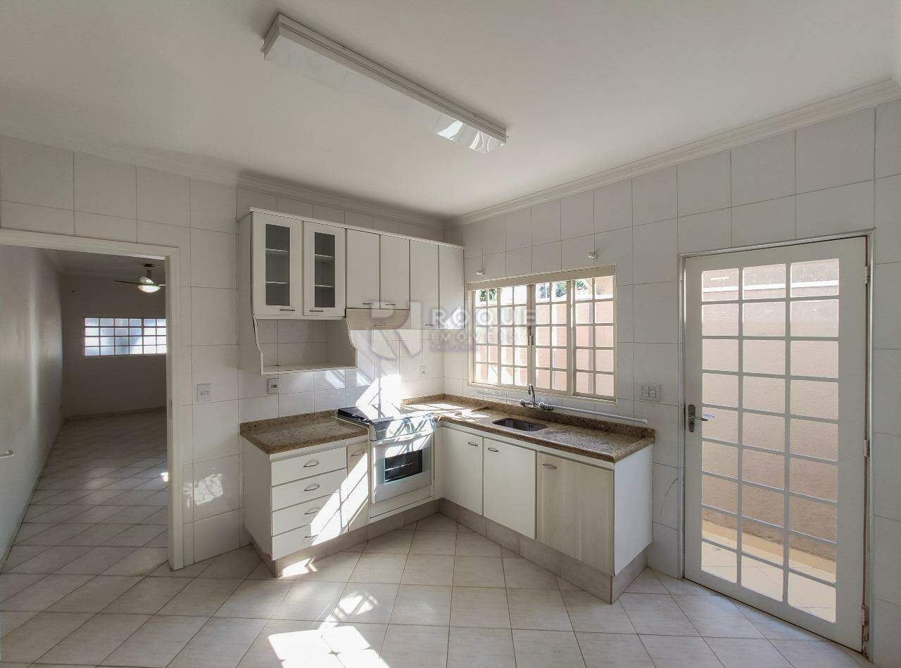 Casa Residencial para aluguel no bairro Vila São João: Cozinha