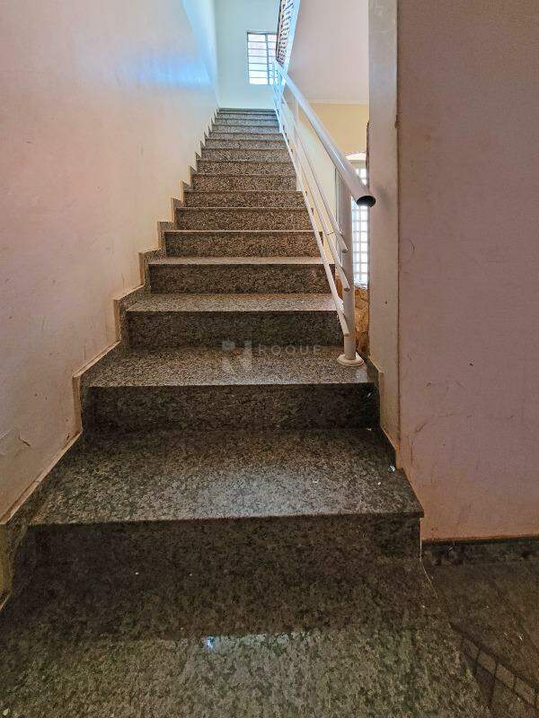 Casa Residencial para aluguel no bairro Jardim Anhanguera: Acesso segundo andar