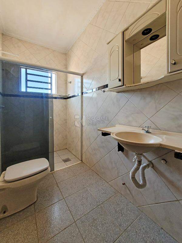 Casa Residencial para aluguel no bairro Jardim Anhanguera: Wc social segundo andar
