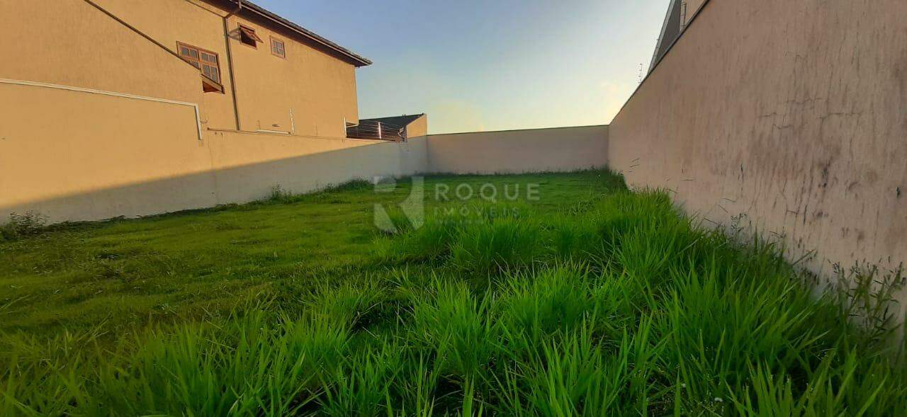 Terreno à venda no bairro Vila Castelar: 