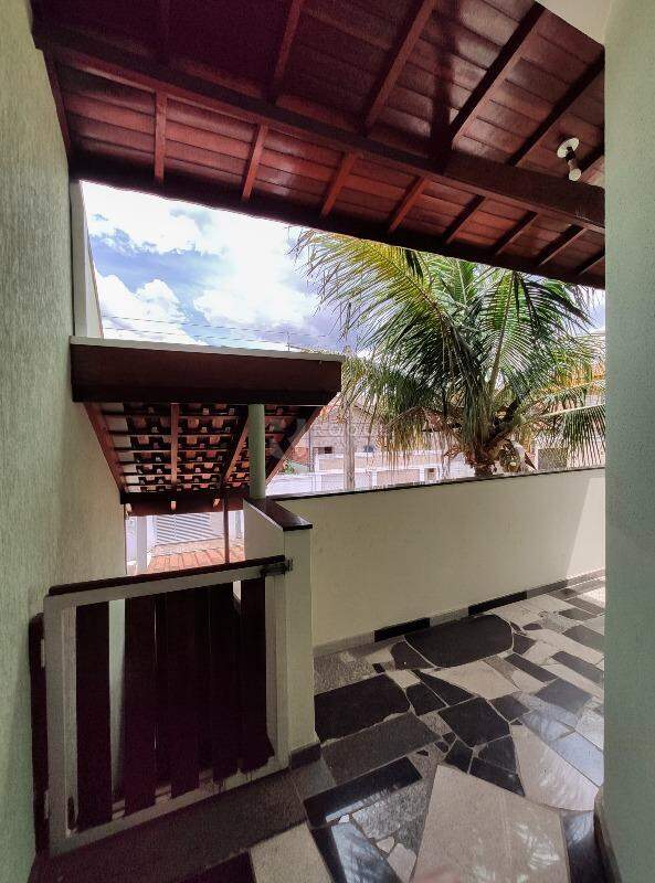 Casa Residencial para aluguel no bairro Jardim Residencial Roseira: Hall de acesso