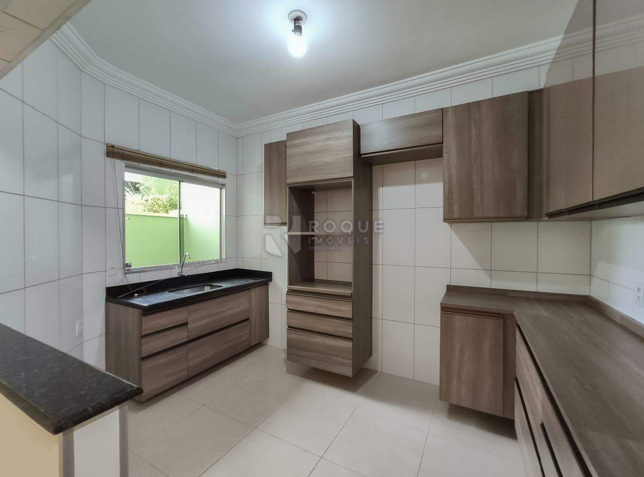 Casa Residencial para aluguel no bairro Jardim Residencial Roseira: Cozinha 