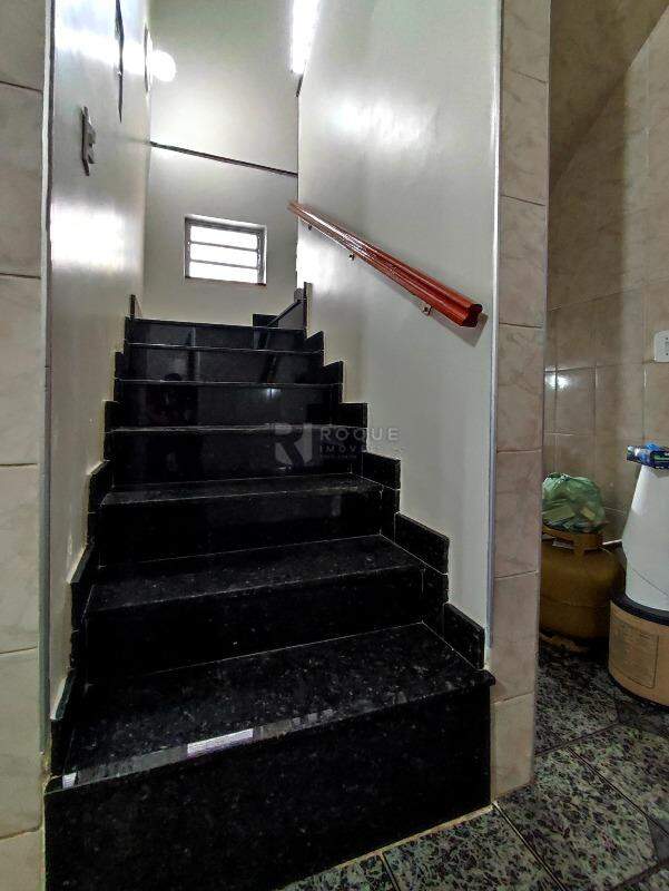 Casa Residencial à venda no bairro Conjunto Residencial Victor D’Andrea: ACESSO PISO SUPERIOR