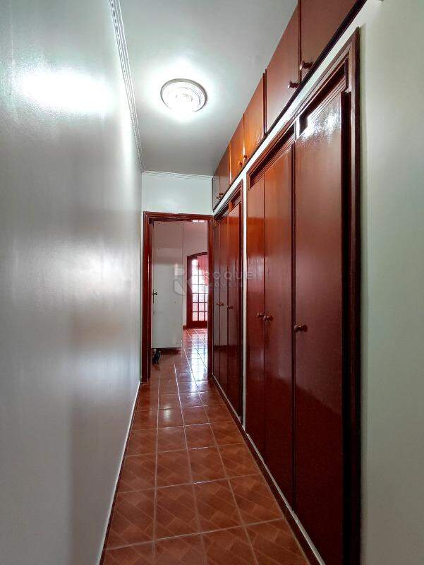 Casa Residencial à venda no bairro Conjunto Residencial Victor D’Andrea: ROUPEIRO