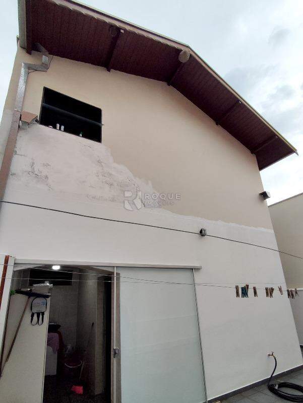 Casa Residencial à venda no bairro Conjunto Residencial Victor D’Andrea: FUNDOS