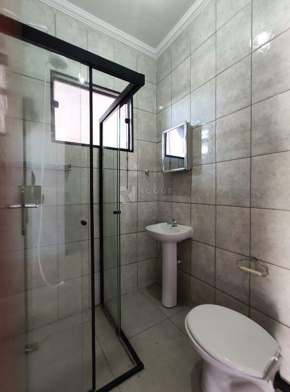 Casa Residencial para aluguel no bairro Jardim São Lourenço: WC social