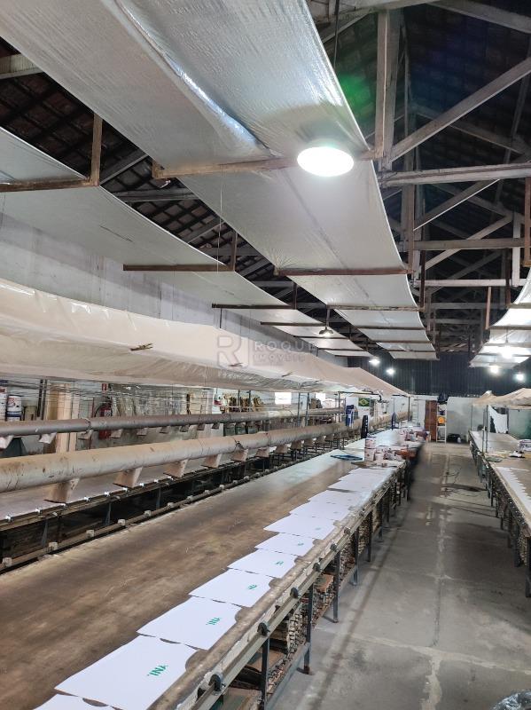 Barracão/Galpão à venda no bairro Centro: GALPÃO