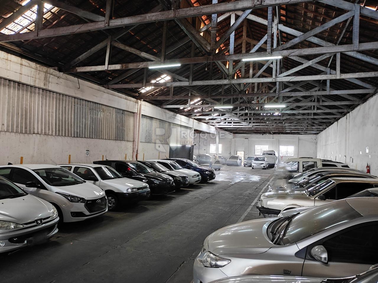 Barracão/Galpão à venda no bairro Centro: ESTACIONAMENTO