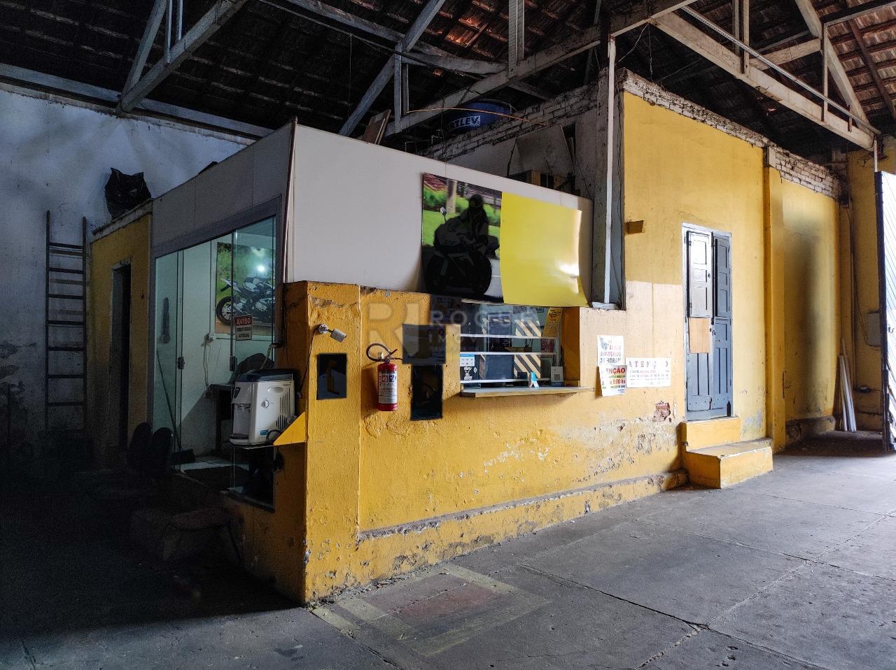 Barracão/Galpão à venda no bairro Centro: ESCRITÓRIO