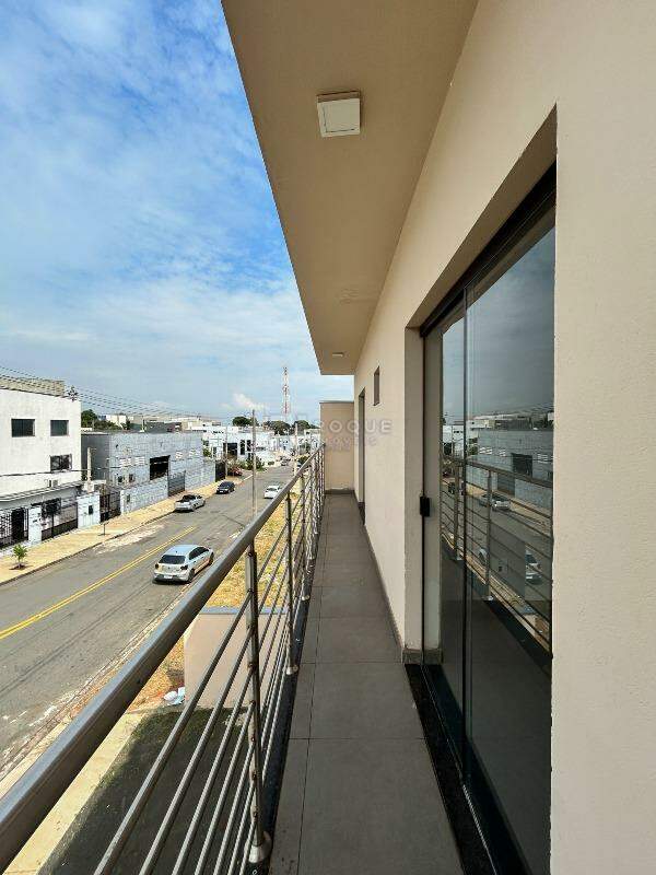 Barracão/Galpão para aluguel no bairro Jardim Porto Real IV: Sacada 