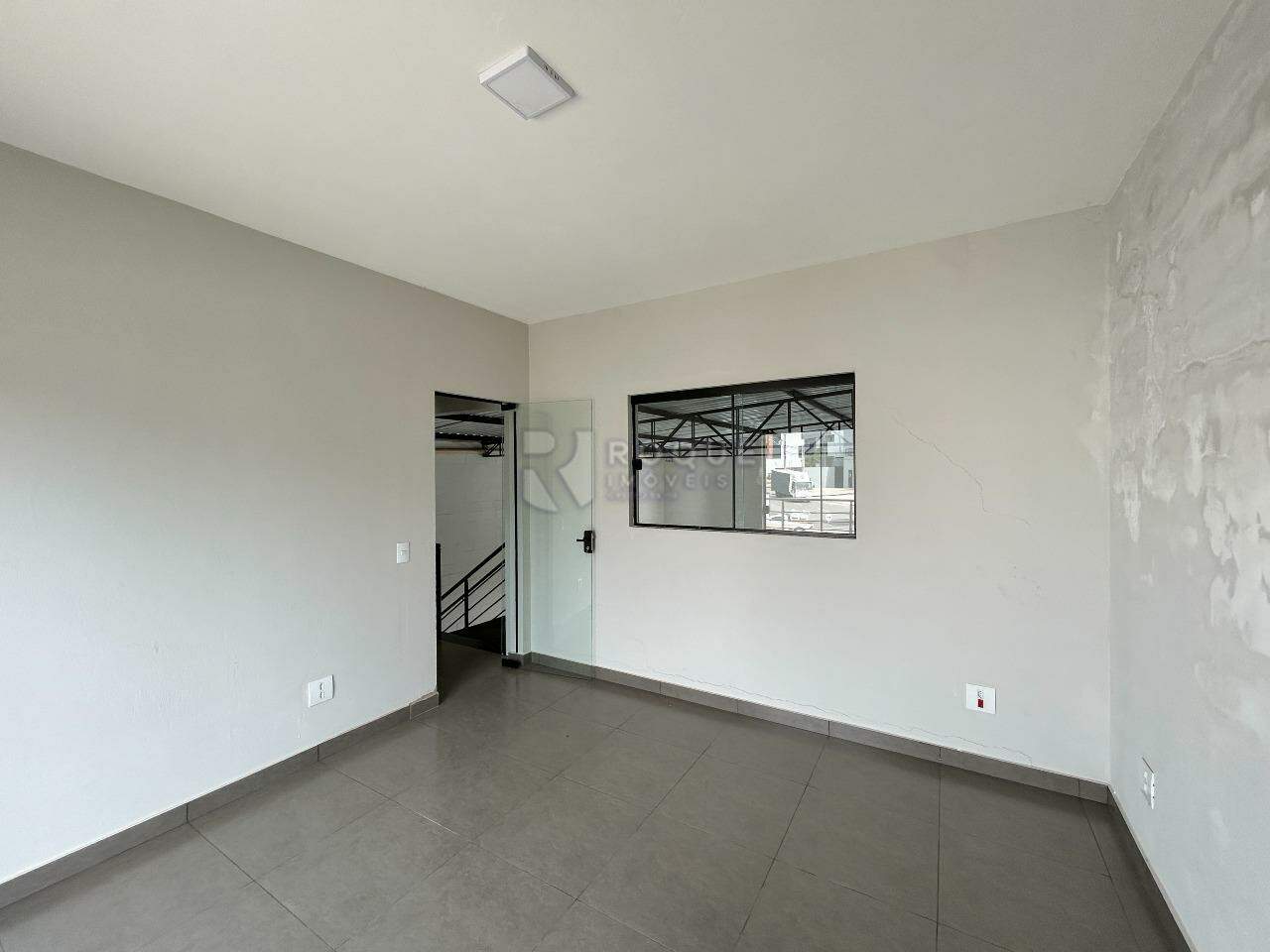 Barracão/Galpão para aluguel no bairro Jardim Porto Real IV: Sala 1 segundo andar 