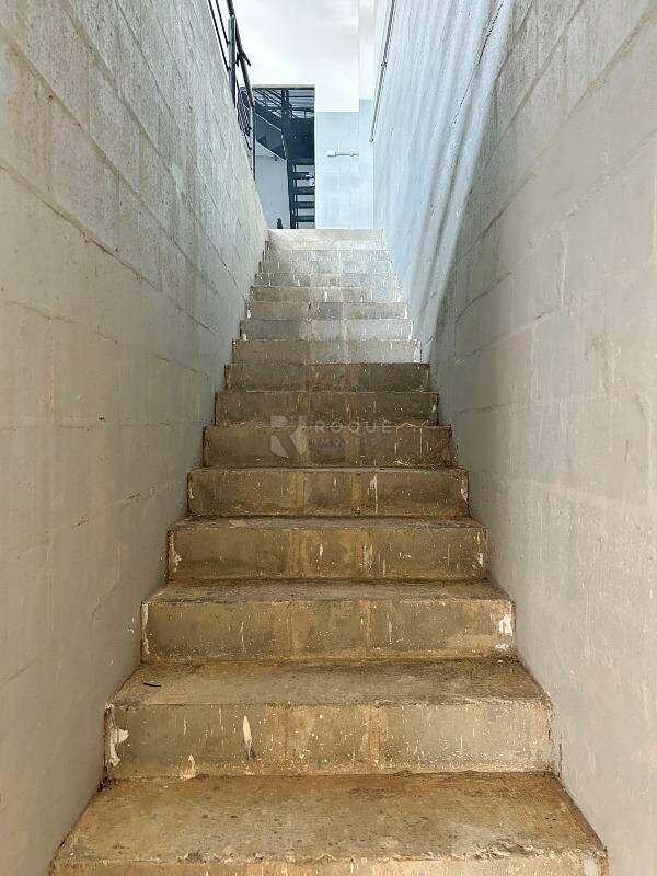 Barracão/Galpão para aluguel no bairro Jardim Porto Real IV: Acesso subsolo
